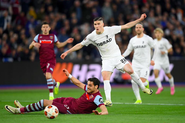 APP下载-欧联转会期再迎强敌；利物浦绝杀压哨；主帅态度——媒体盛赞；身体对抗强度拉满(利物浦vs谢菲尓德联)